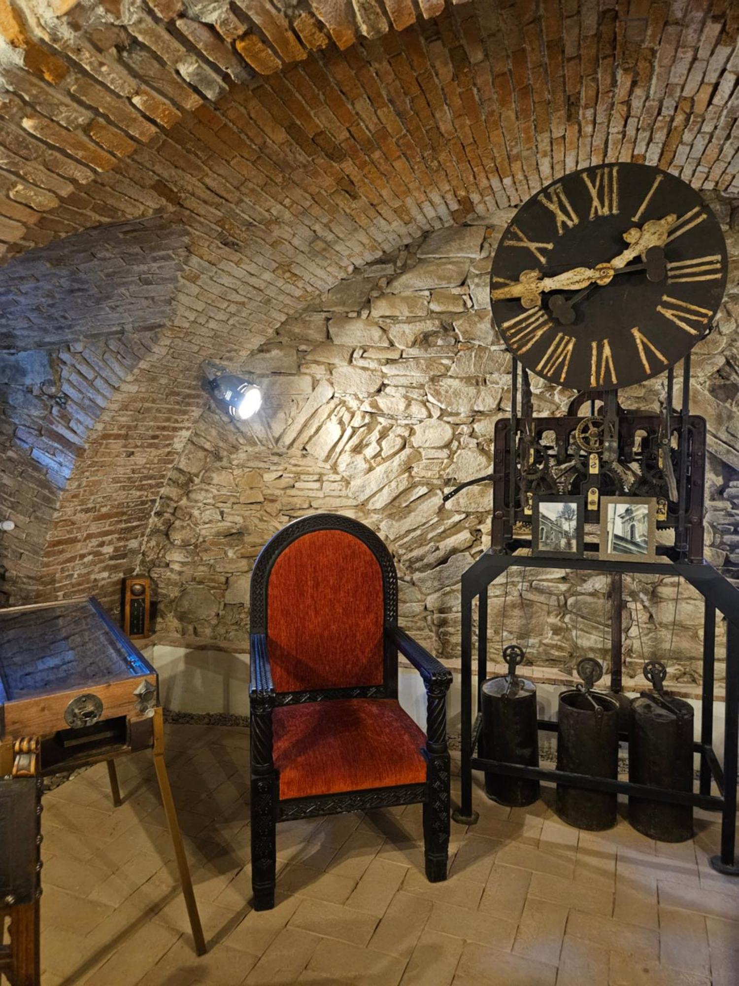 The Throne - M Museum Hotel 3*