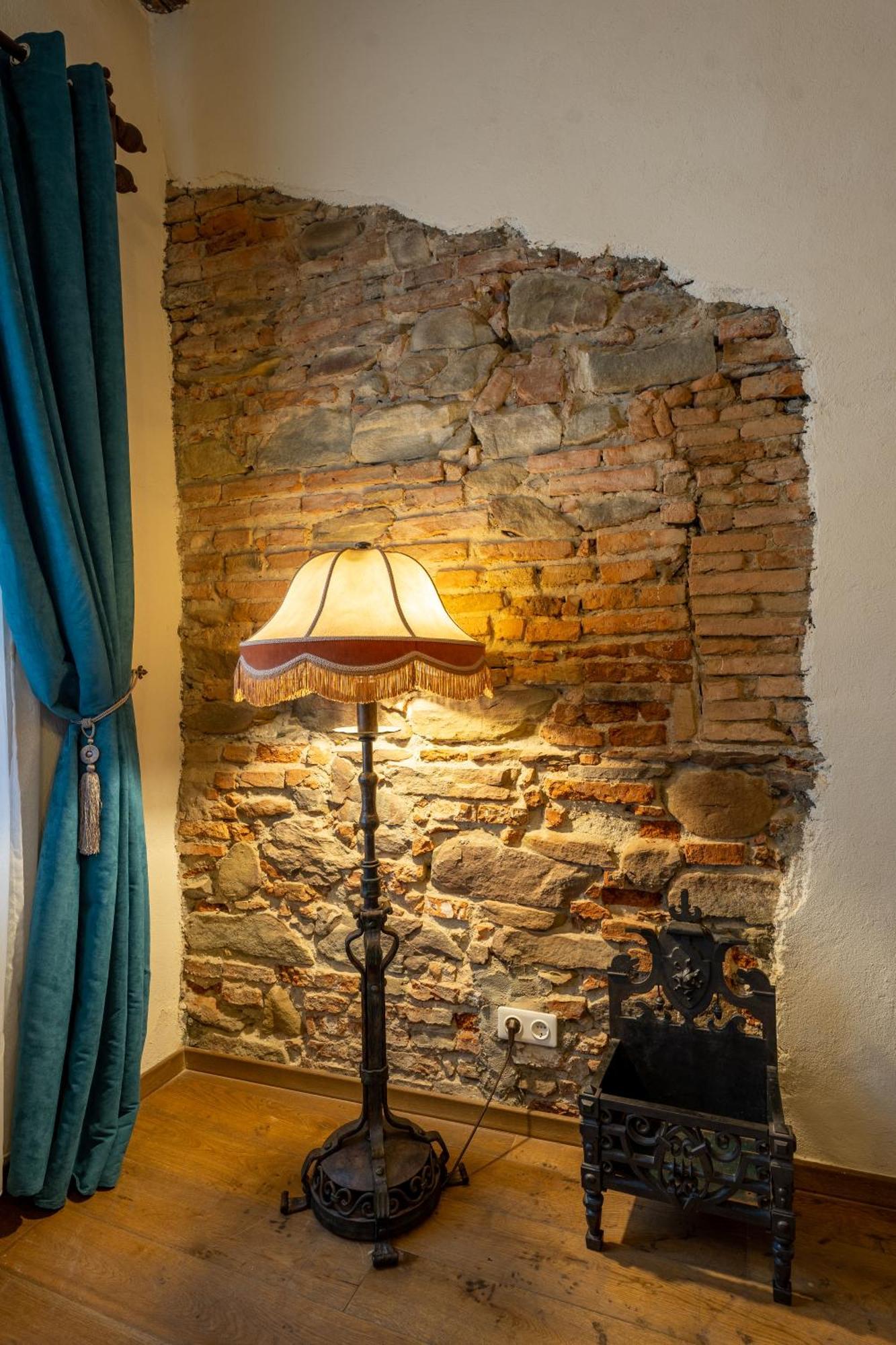 Hotel The Throne - M Museum 3*